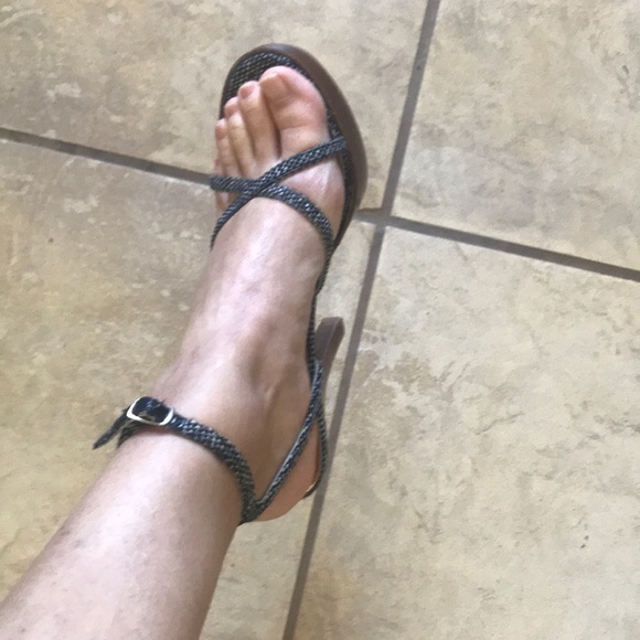 Like new Colin Stuart heels. - Picture 6 of 8